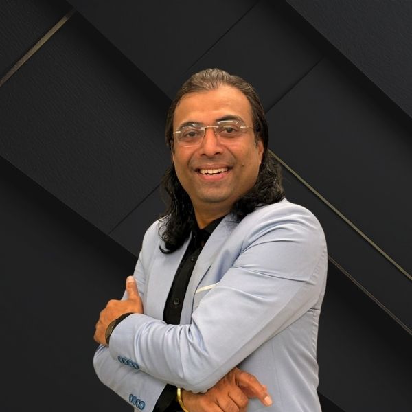 Master Sales Storyteller - Dr Mathew Thomas